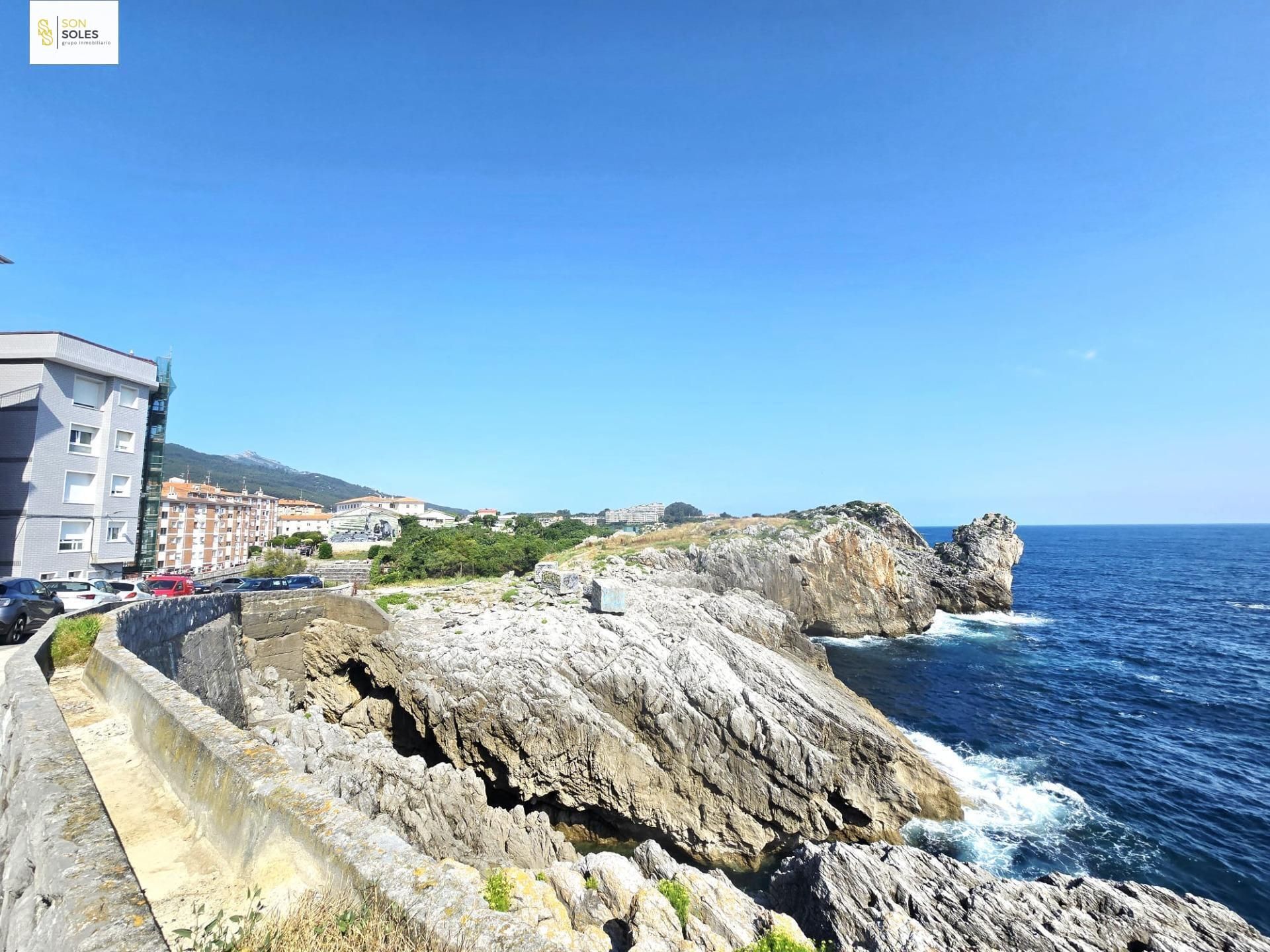 Exterior view of Flat for sale in Castro-Urdiales