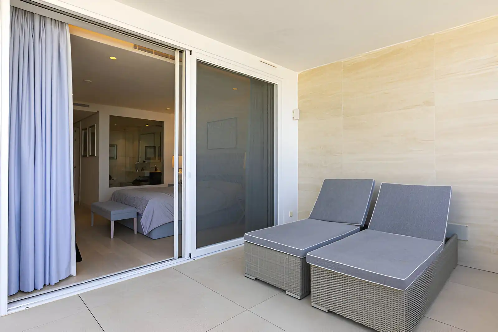 Bedroom of Ground floor for sale in Marbella  with Air Conditioner, Terrace and Storage room