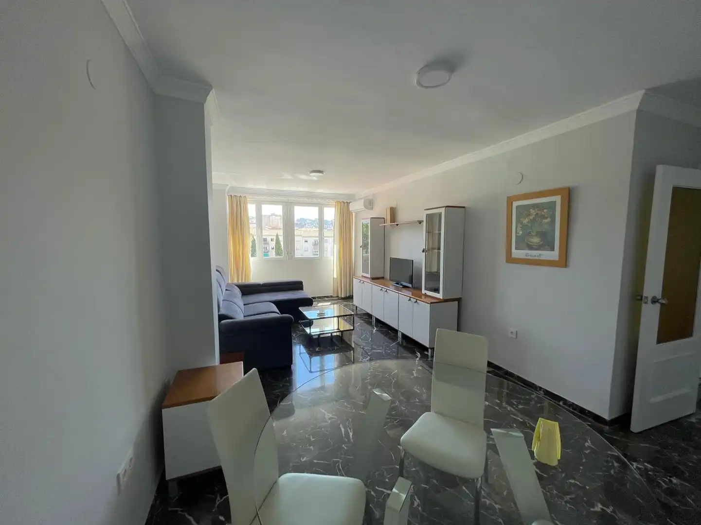 Living room of Flat for rent in Granada  with Air Conditioner, Heating and Furnished
