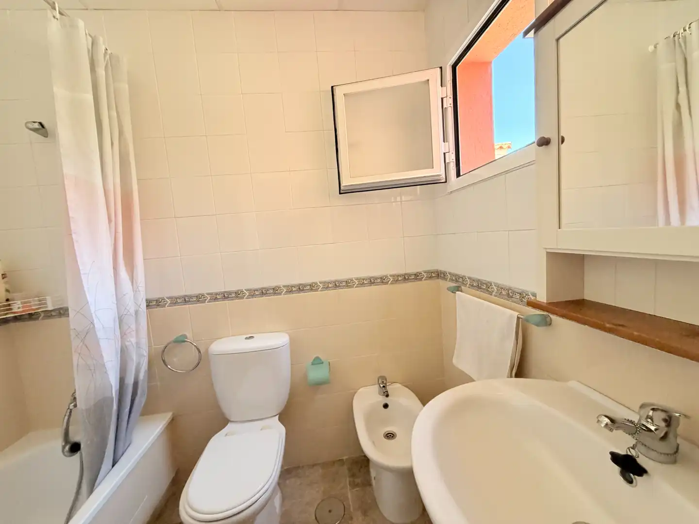 Casa adosada en venta en Calle las Marismas, Salteras
