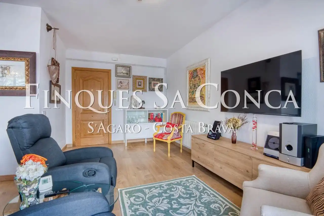 Sala de estar de Apartamento en venta en Sant Feliu de Guíxols con Calefacción y Parquet