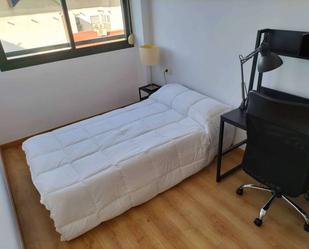 Bedroom of Flat to share in Chiva  with Terrace
