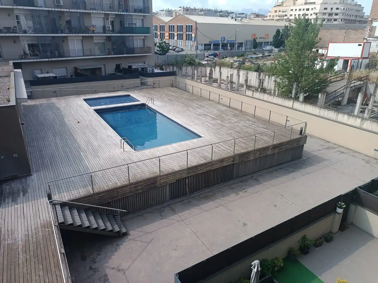 Piscina de Pis en venda en Manresa amb Aire condicionat, Calefacció i Balcó