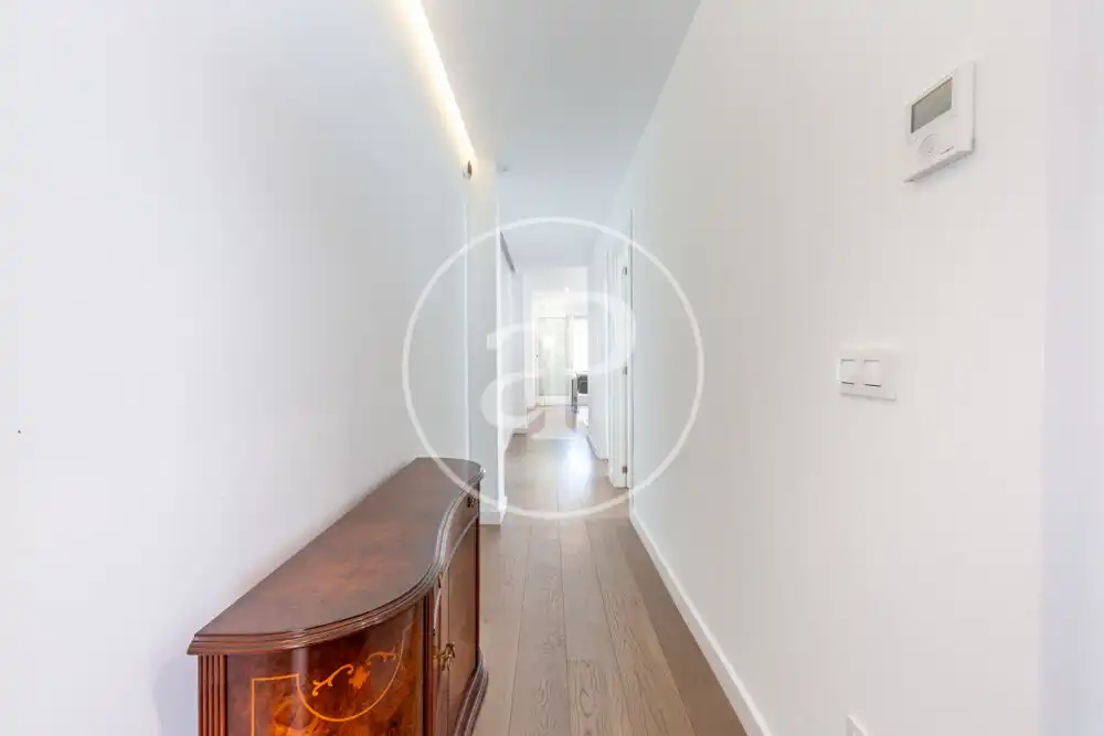 Wohnung zur Miete in Valencia mit Klimaanlage, Terrasse und Abstellraum
