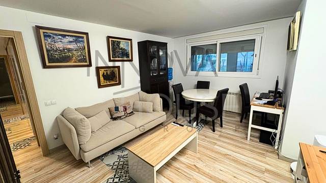 Piso en Venta en Avenida Via de la Plata en Badia del Vallès