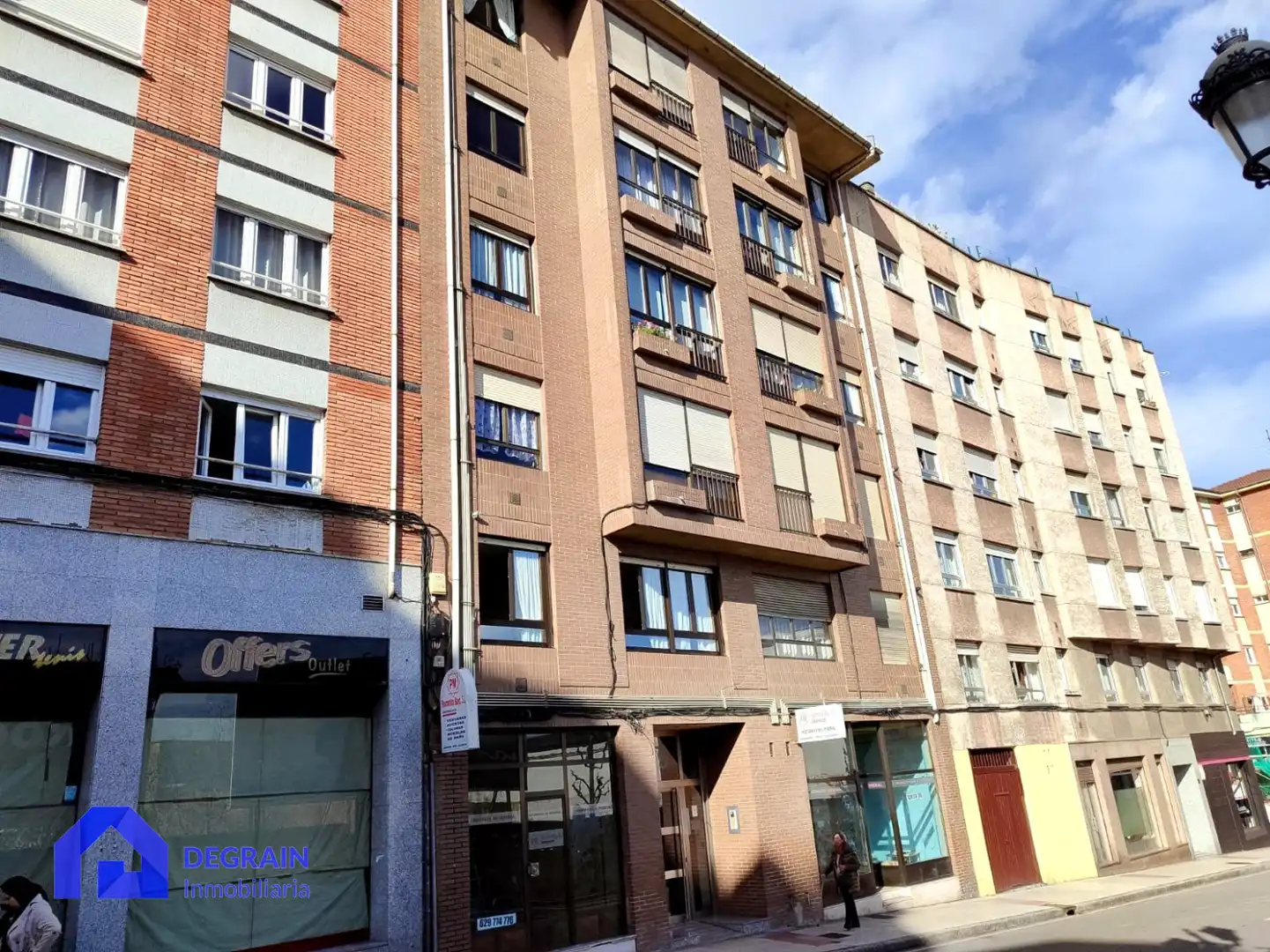 Außenansicht von Wohnung zum Verkauf in Oviedo  mit Heizung und Abstellraum