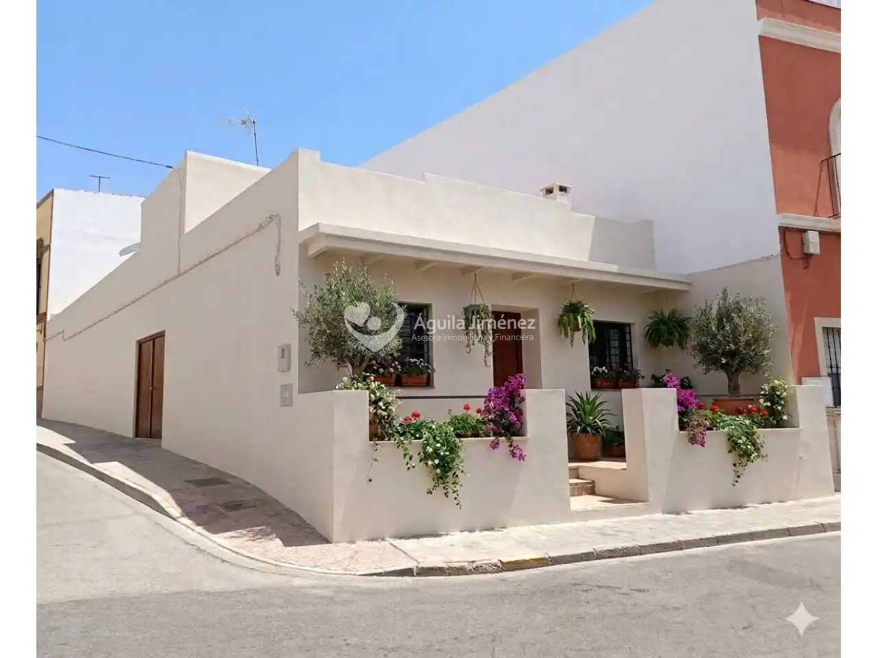 Exterior view of Houses for sale in Alcalá de Guadaira  with Terrace