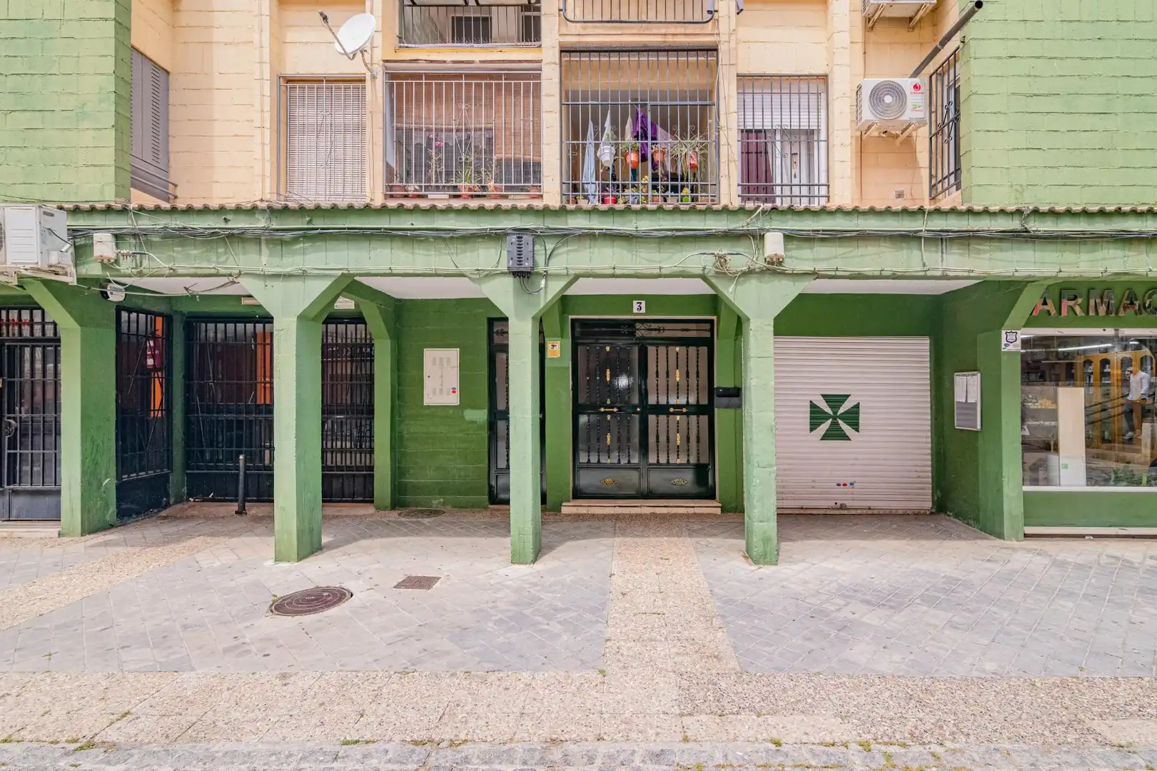 Vista exterior de Pis en venda en Granada amb Aire condicionat i Calefacció