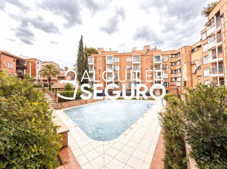 Exterior view of Flat to rent in  Madrid Capital  with Air Conditioner, Heating and Swimming Pool