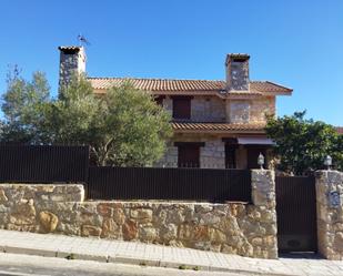 House or chalet for sale in Calle Manolo Vázquez, Guadalix de la Sierra