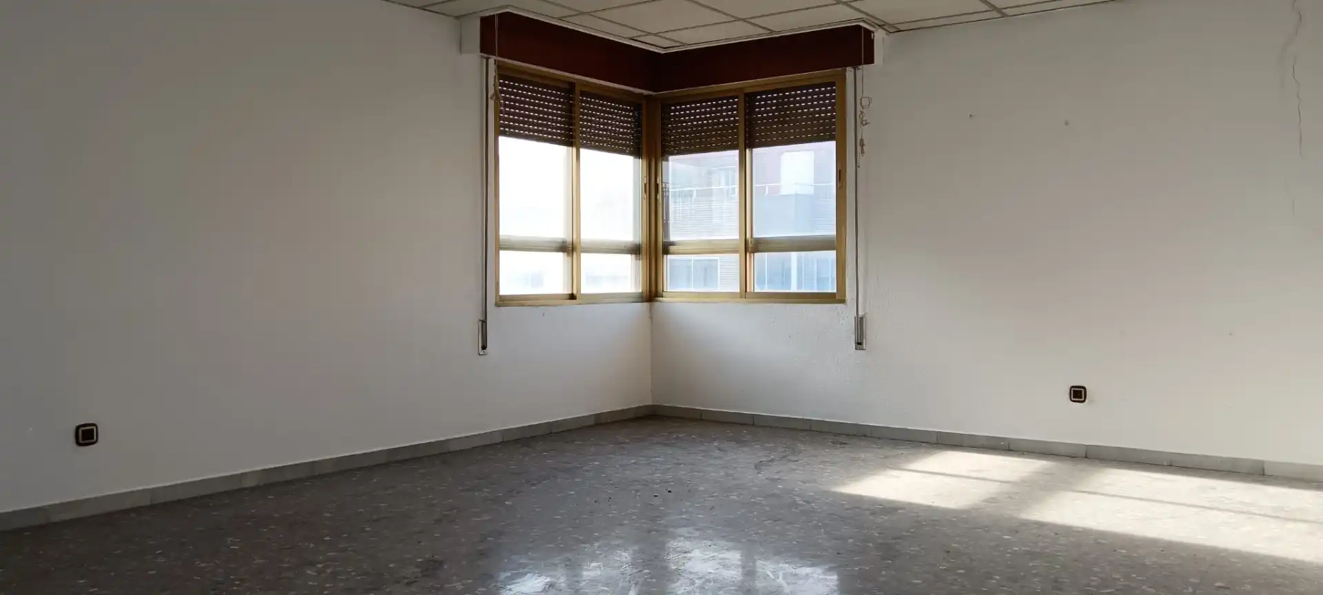 Flat for sale in Zaragoza  with Air Conditioner, Terrace and Storage room