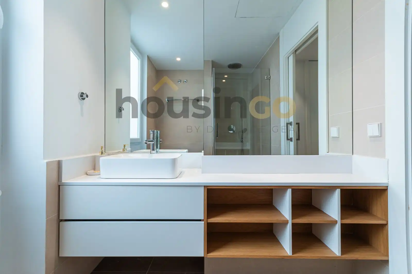 Badezimmer von Wohnung zur Miete in Madrid mit Klimaanlage, Heizung und Abstellraum