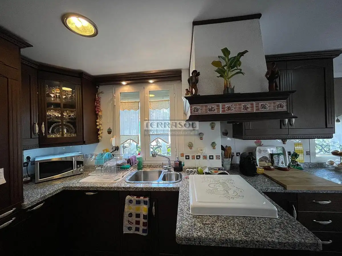 Cocina de Casa o chalet en venta en Vélez-Málaga con Aire acondicionado, Calefacción y Terraza