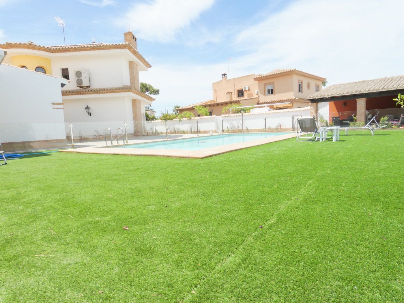 Piscina de Casa o chalet en venta en Chiclana de la Frontera con Aire acondicionado, Jardín privado y Terraza