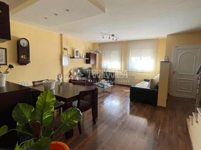 Living room of Single-family semi-detached for sale in Terrassa  with Air Conditioner, Heating and Parquet flooring