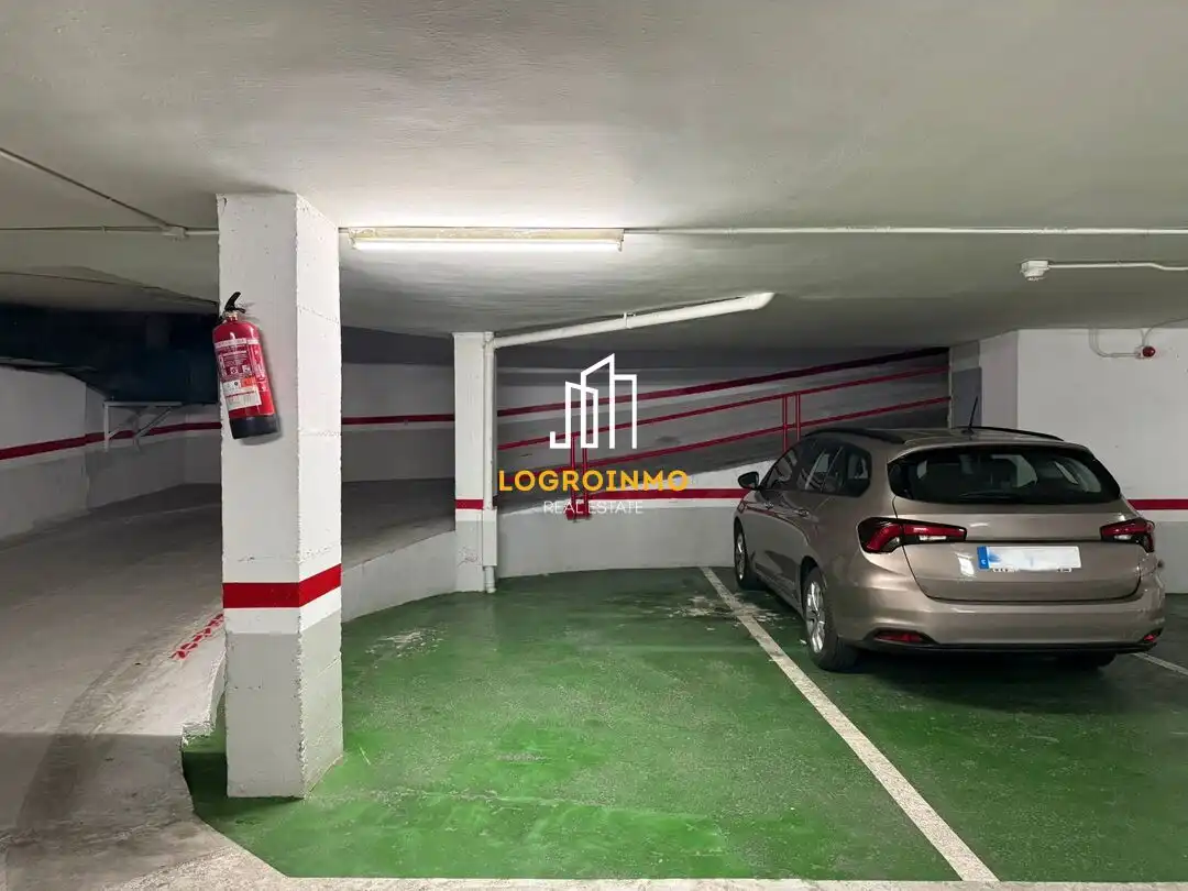 Parking à louer à Centro