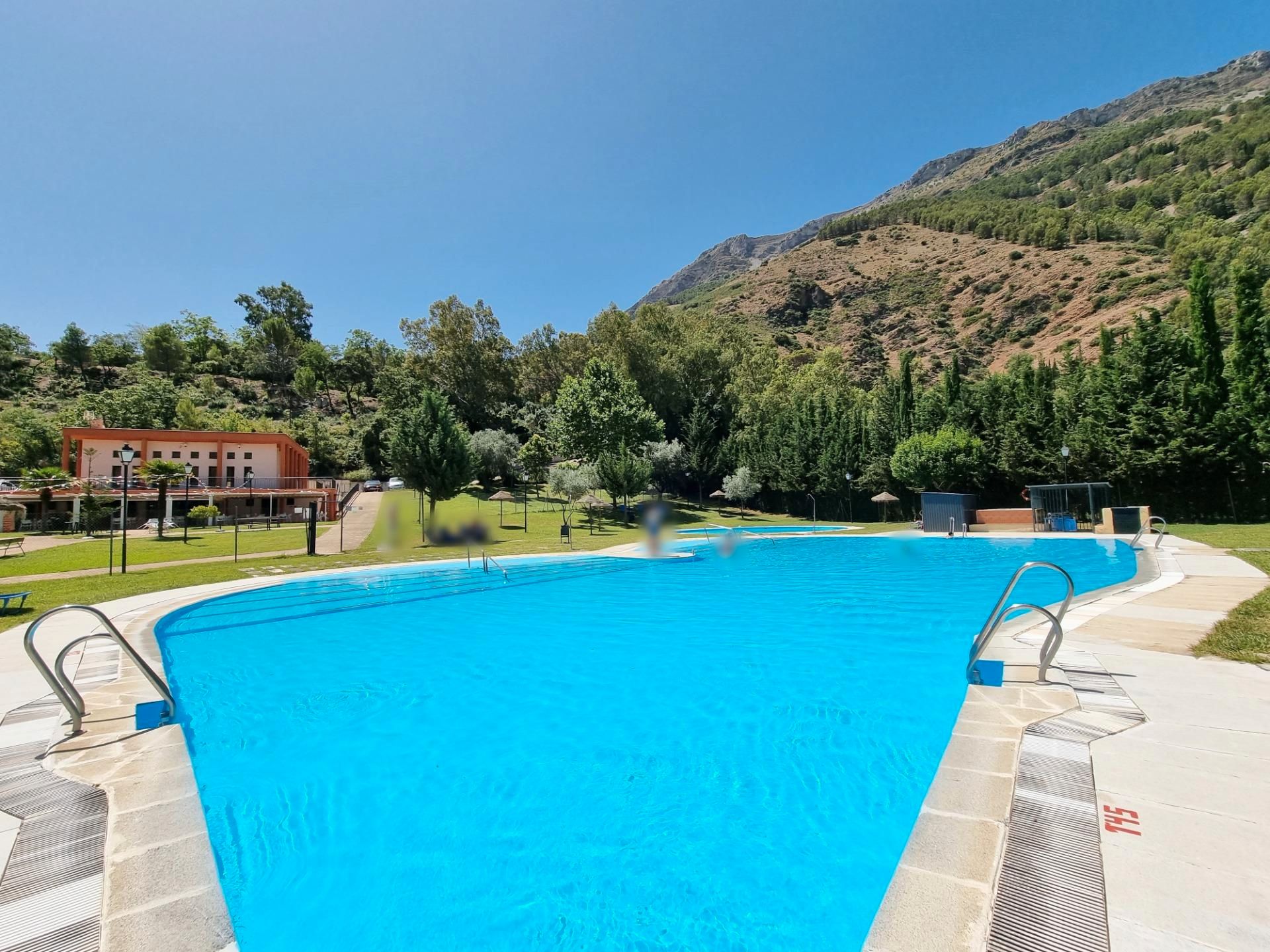 Swimming pool of Single-family semi-detached for sale in  Jaén Capital  with Air Conditioner, Heating and Terrace