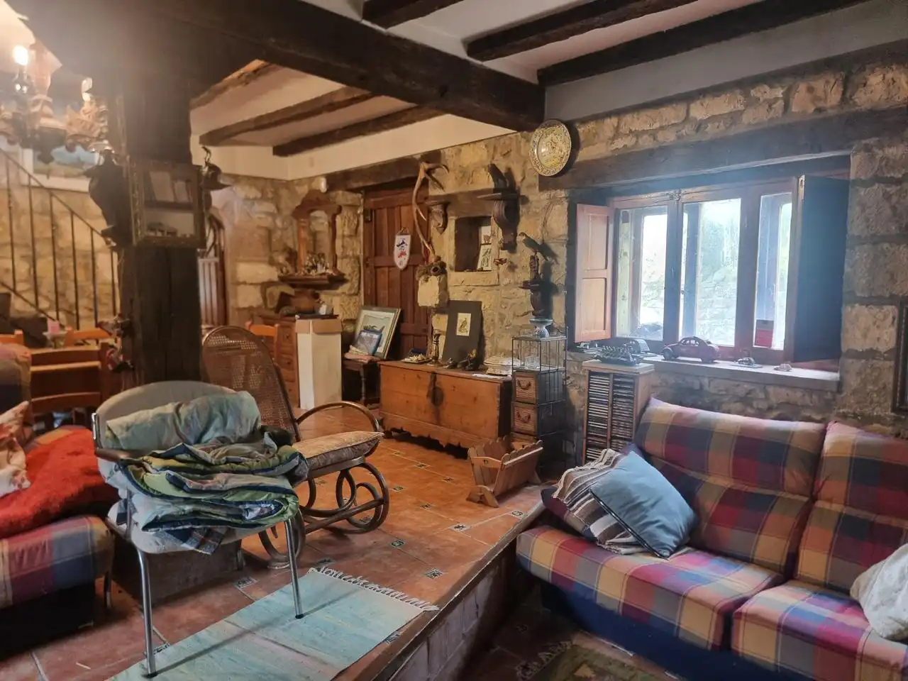 Sala de estar de Casa o chalet en venta en Corvera de Toranzo con Calefacción, Jardín privado y Parquet