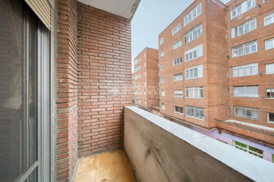 Vista exterior de Pis en venda en Valladolid amb Calefacció, Terrassa i Balcó