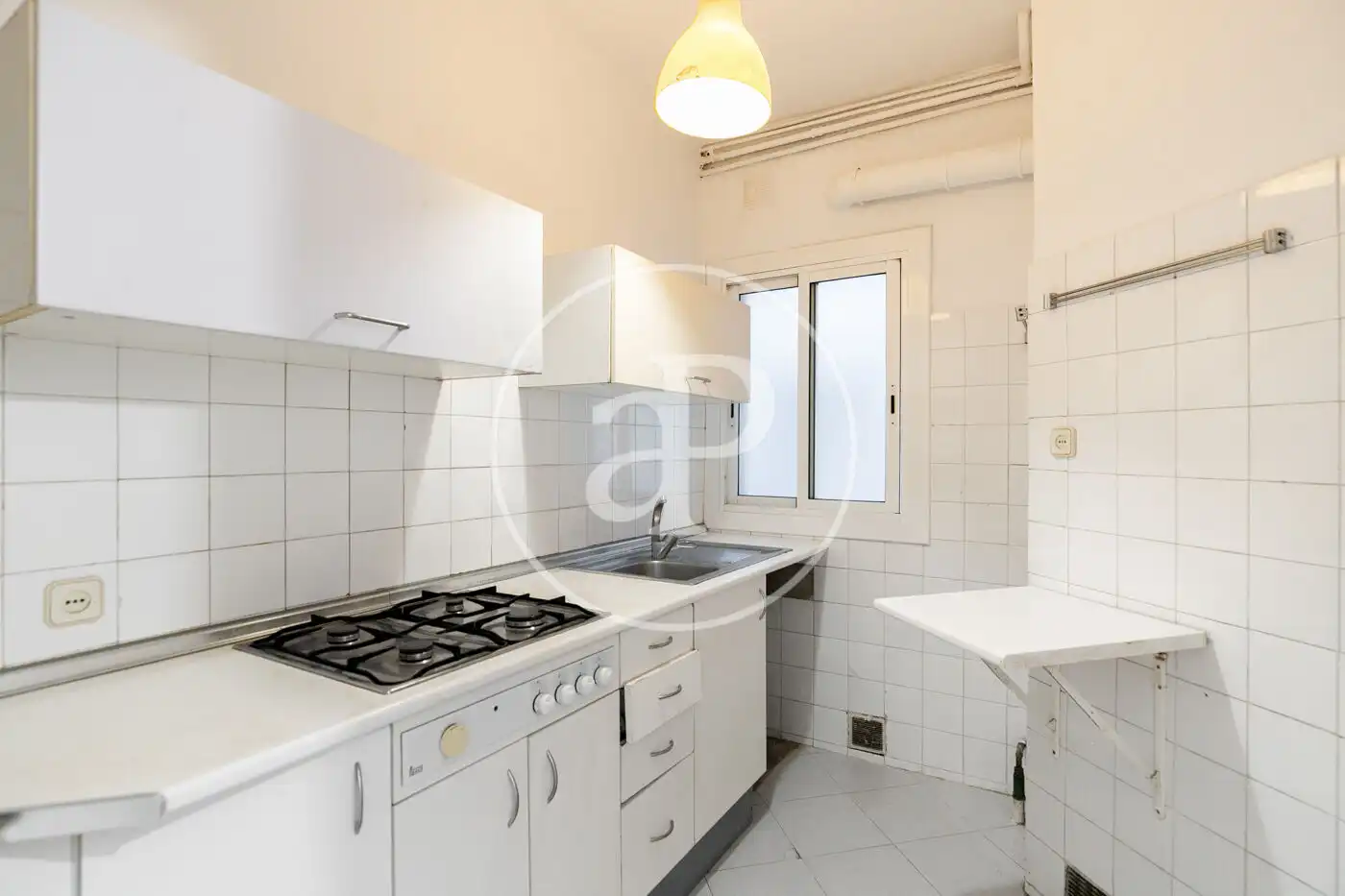 Cocina de Piso en venta en Barcelona con Calefacción, Terraza y Balcón