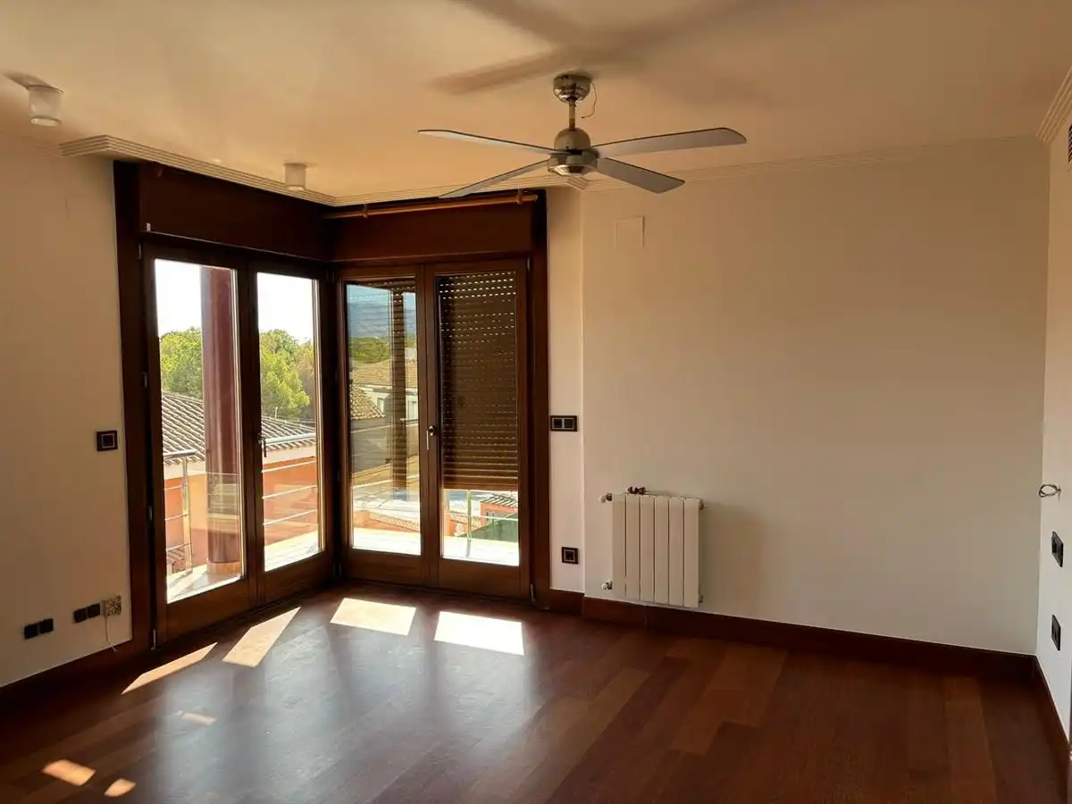 Sala de estar de Casa o chalet en venta en L'Alfàs del Pi con Aire acondicionado, Jardín privado y Terraza