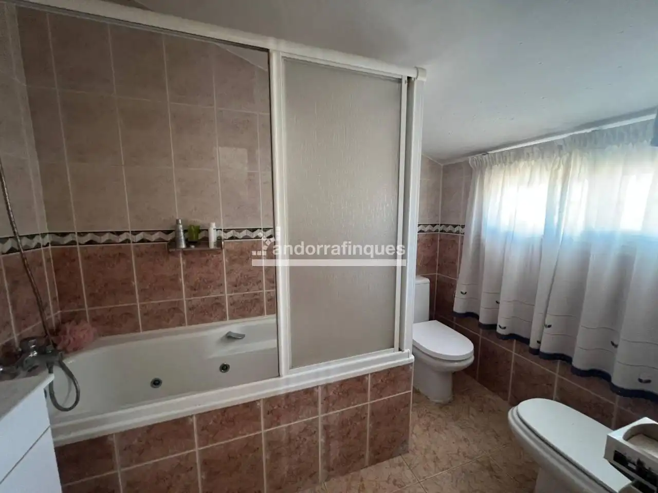 Bany de Casa o xalet en venda en Vilassar de Mar amb Jardí privat, Terrassa i Piscina