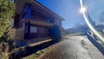 Vista exterior de Casa o xalet en venda en Ampuero amb Calefacció, Terrassa i Moblat