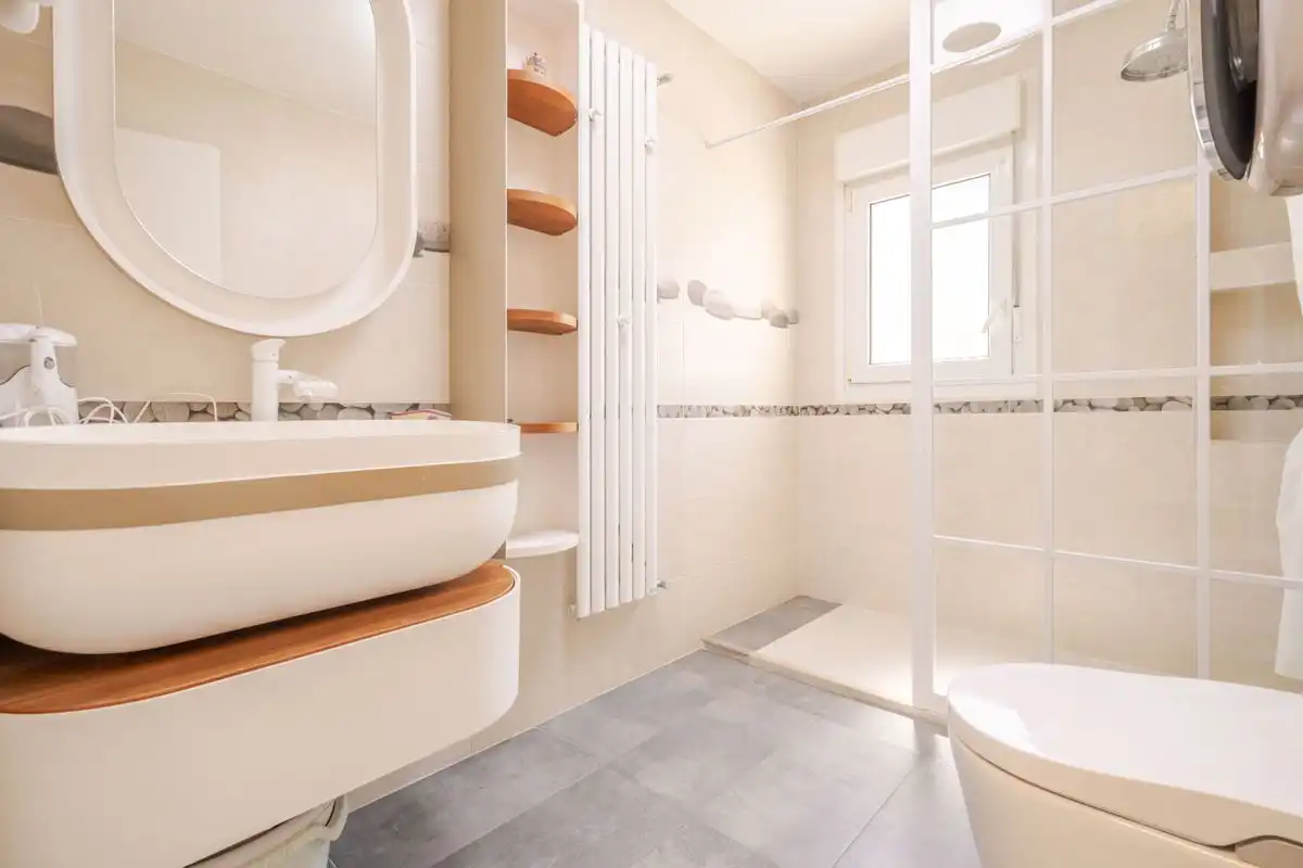 Baño de Casa o chalet en venta en Boadilla del Monte con Aire acondicionado, Calefacción y Jardín privado