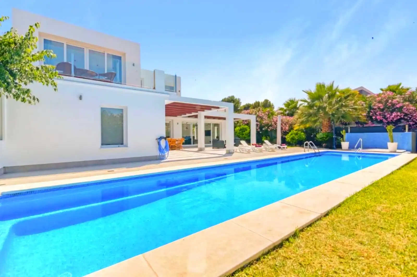 Chalet con piscina en venta en Centro ciudad, imagen 7