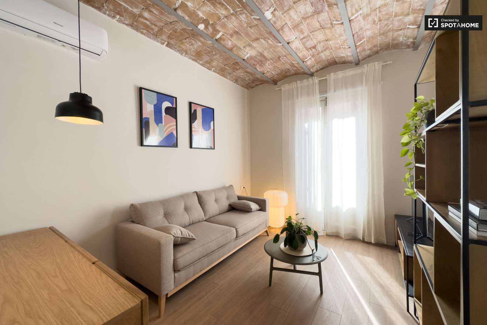 Study to share in Sant Gervasi i la Bonanova