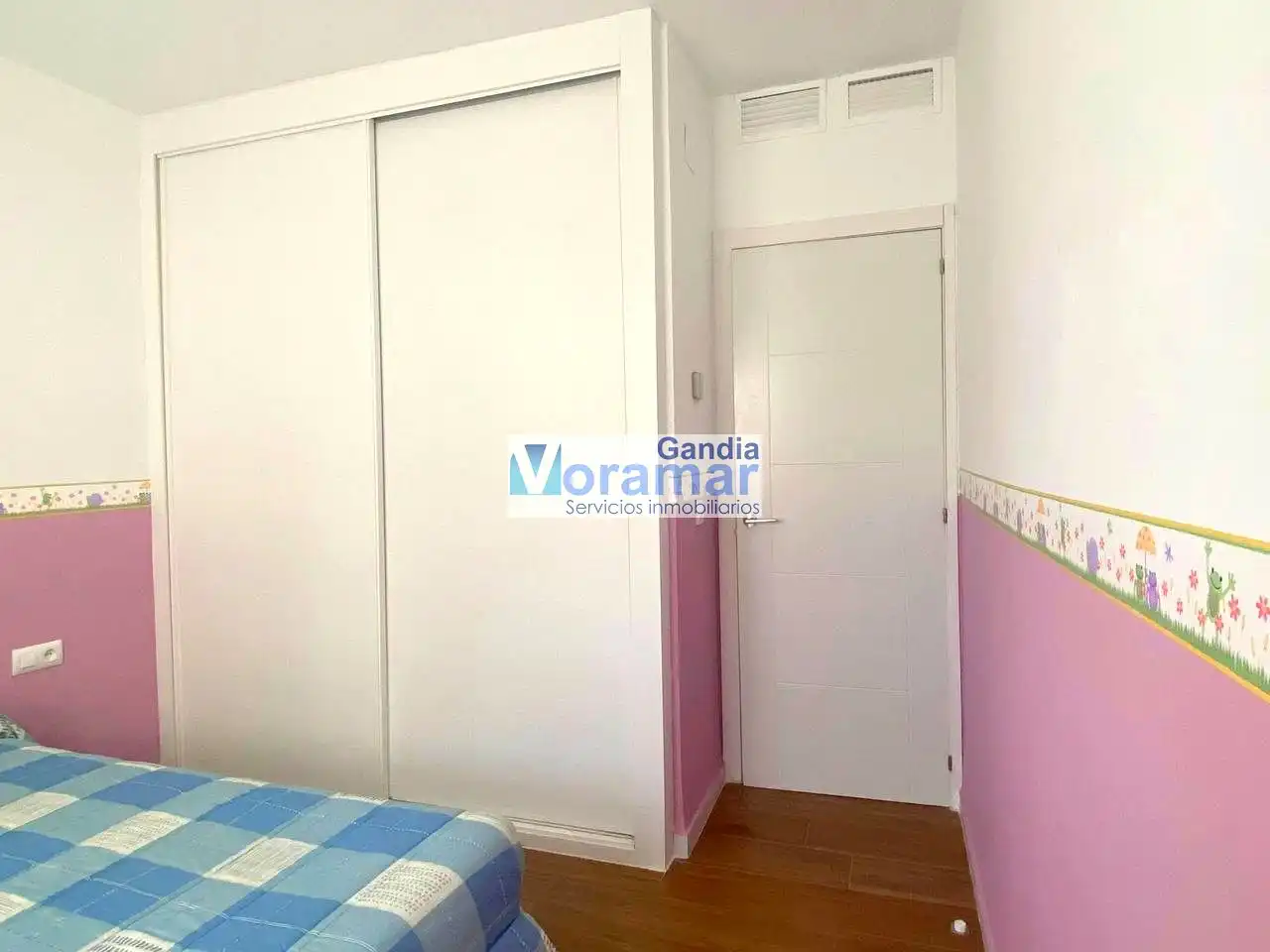 Habitación de Apartamento de alquiler en Gandia con Aire acondicionado, Terraza y Amueblado