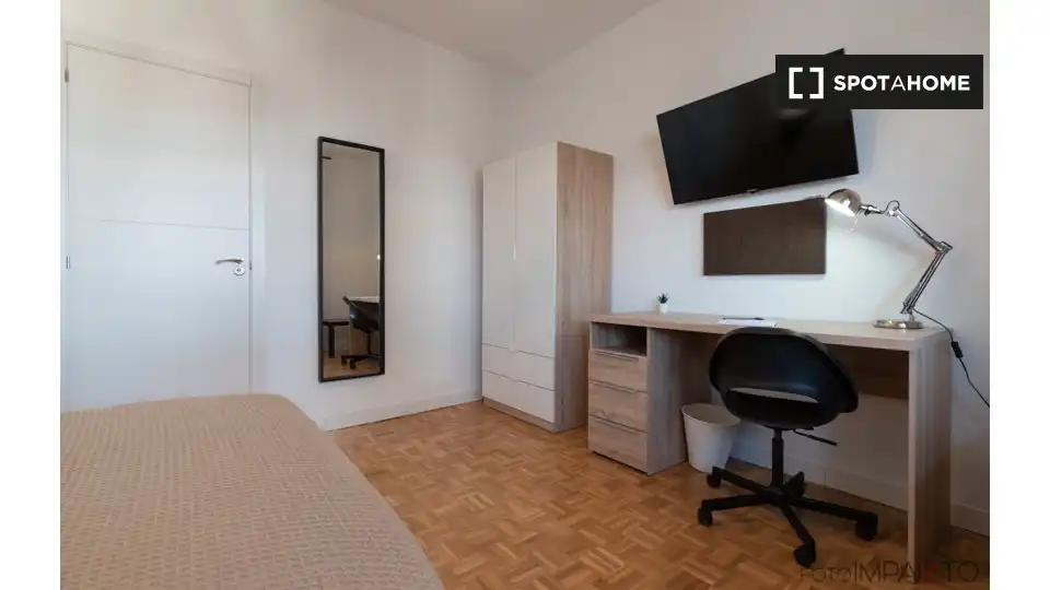 Habitación en Almenara -Ventilla