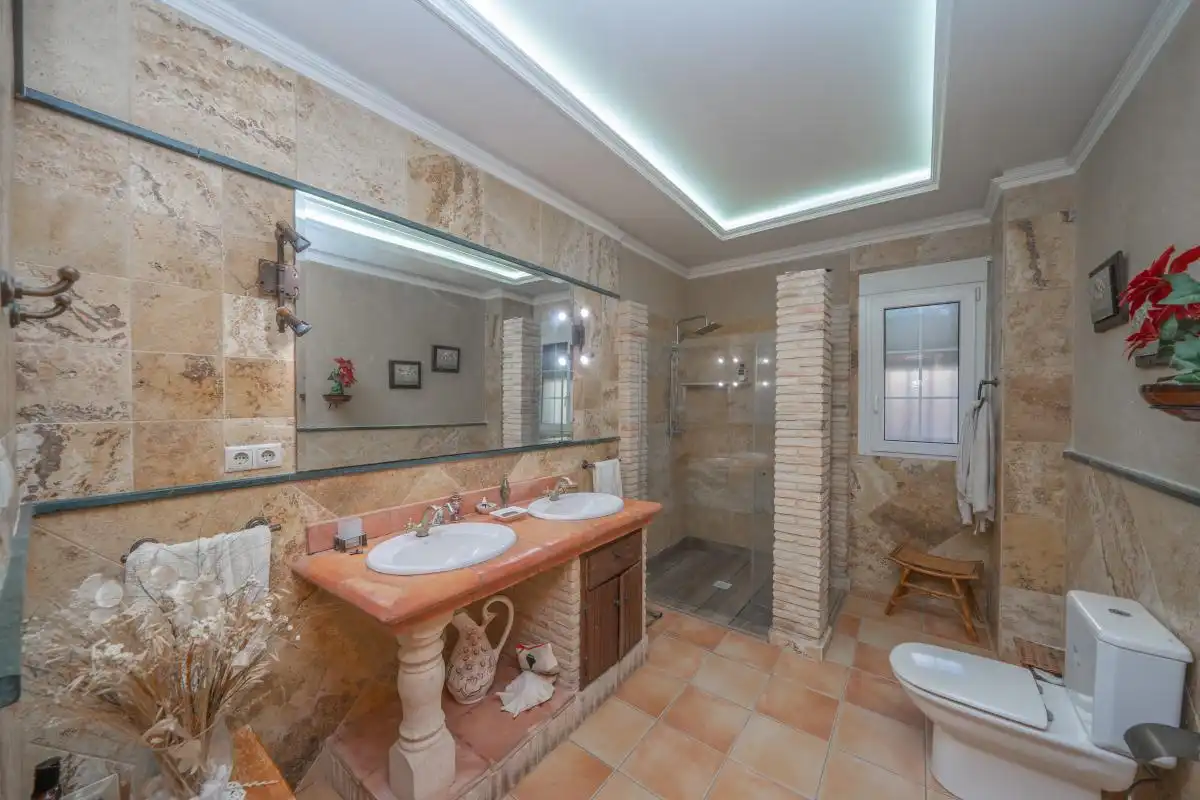 Bathroom of Houses for sale in San Vicente del Raspeig / Sant Vicent del Raspeig  with Air Conditioner, Heating and Private garden