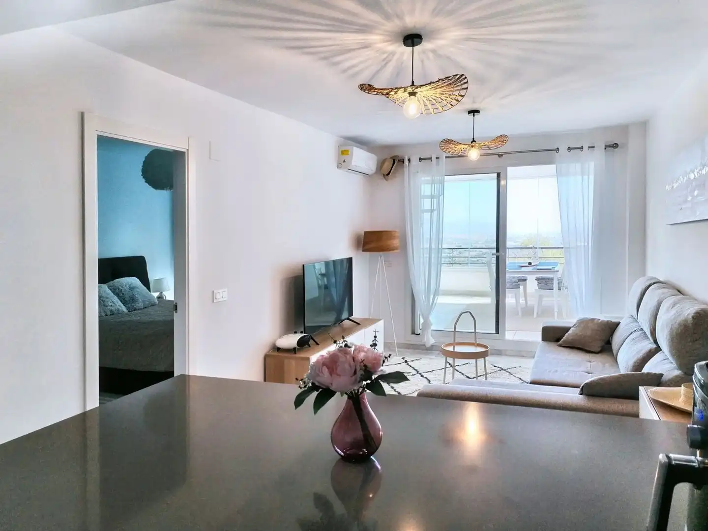 Sala de estar de Dúplex en venta en Casares con Aire acondicionado, Terraza y Amueblado
