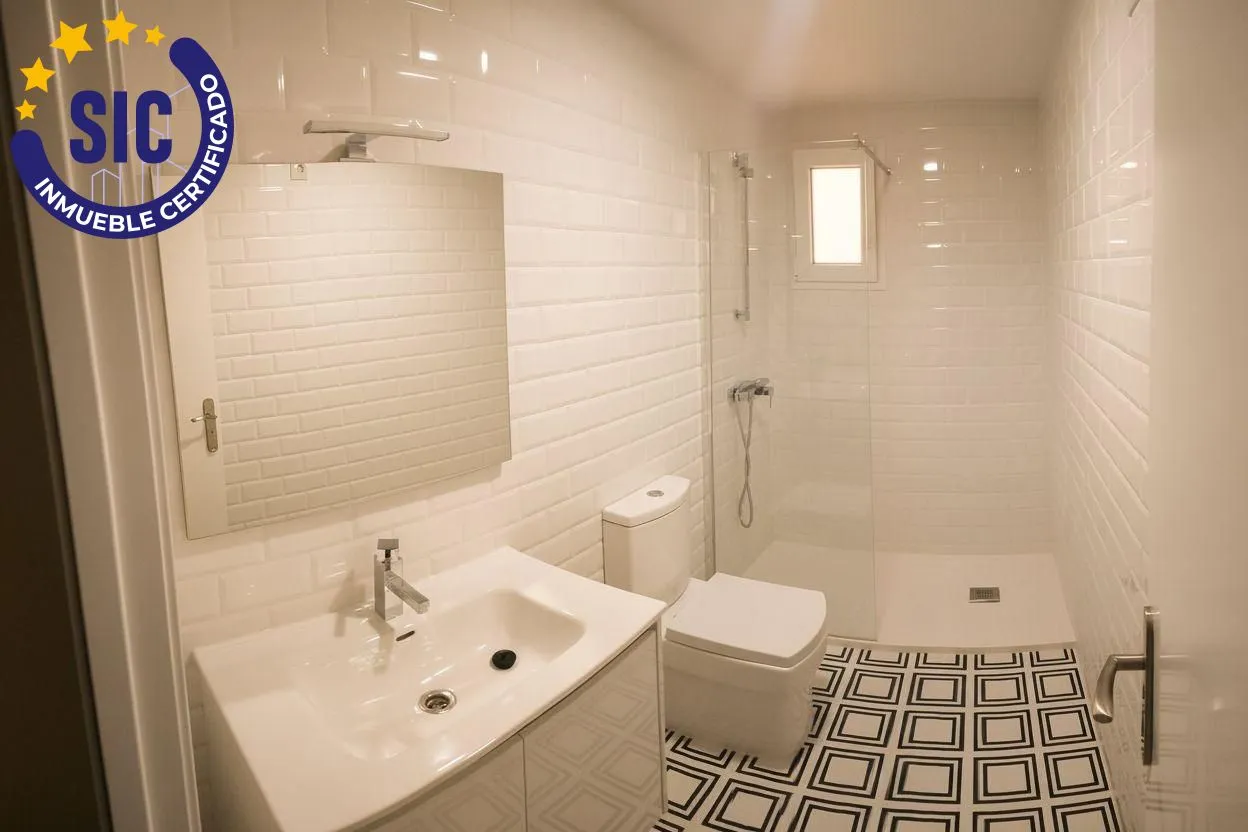 Bathroom of Flat for sale in  Valencia Capital  with Terrace