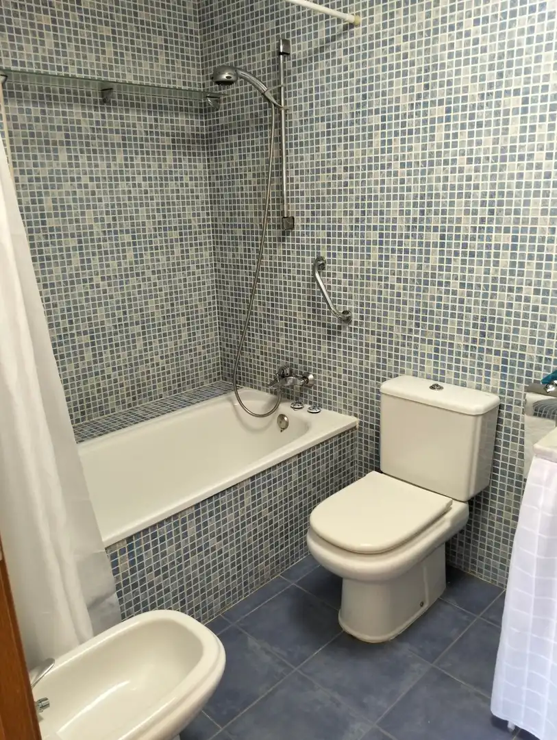 Baño de Piso en venta en Aranjuez con Aire acondicionado, Calefacción y Jardín privado