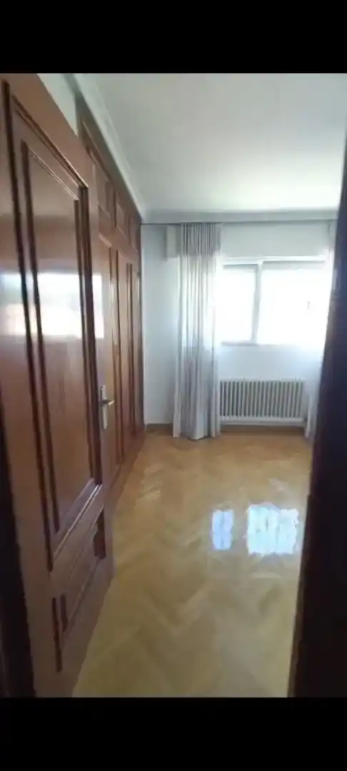 Bedroom of Houses for share in Madrid  with Parquet flooring, Washing machine and Microwave