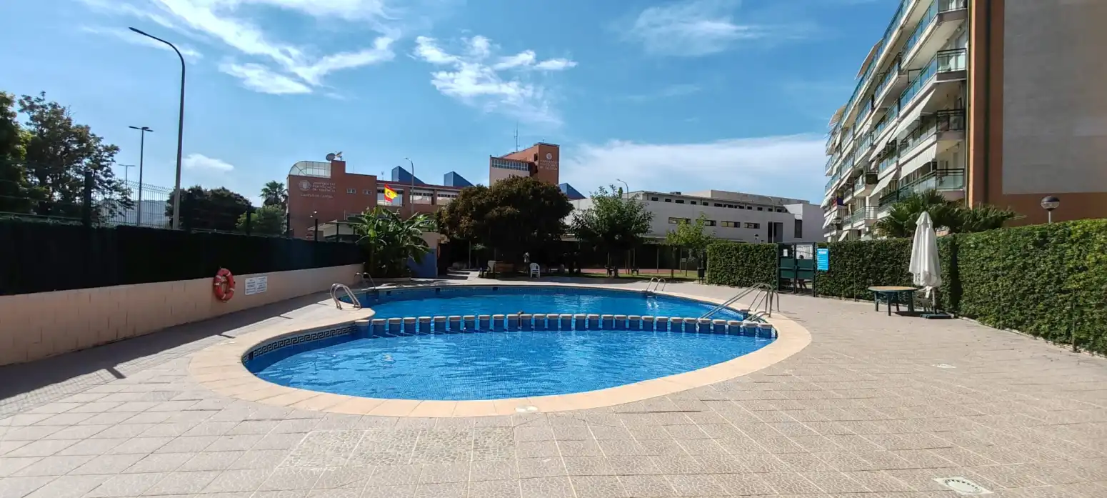 Piscina de Pis en venda en Gandia amb Aire condicionat, Calefacció i Jardí privat
