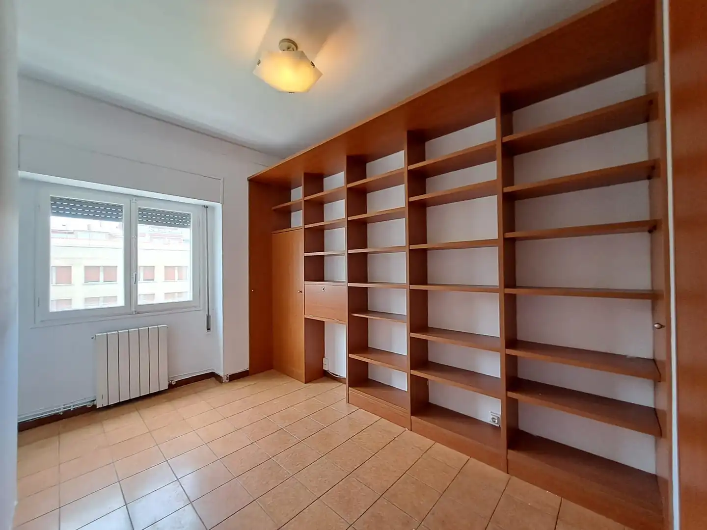 Piso en venta en Zaragoza con Calefacción, Terraza y Horno