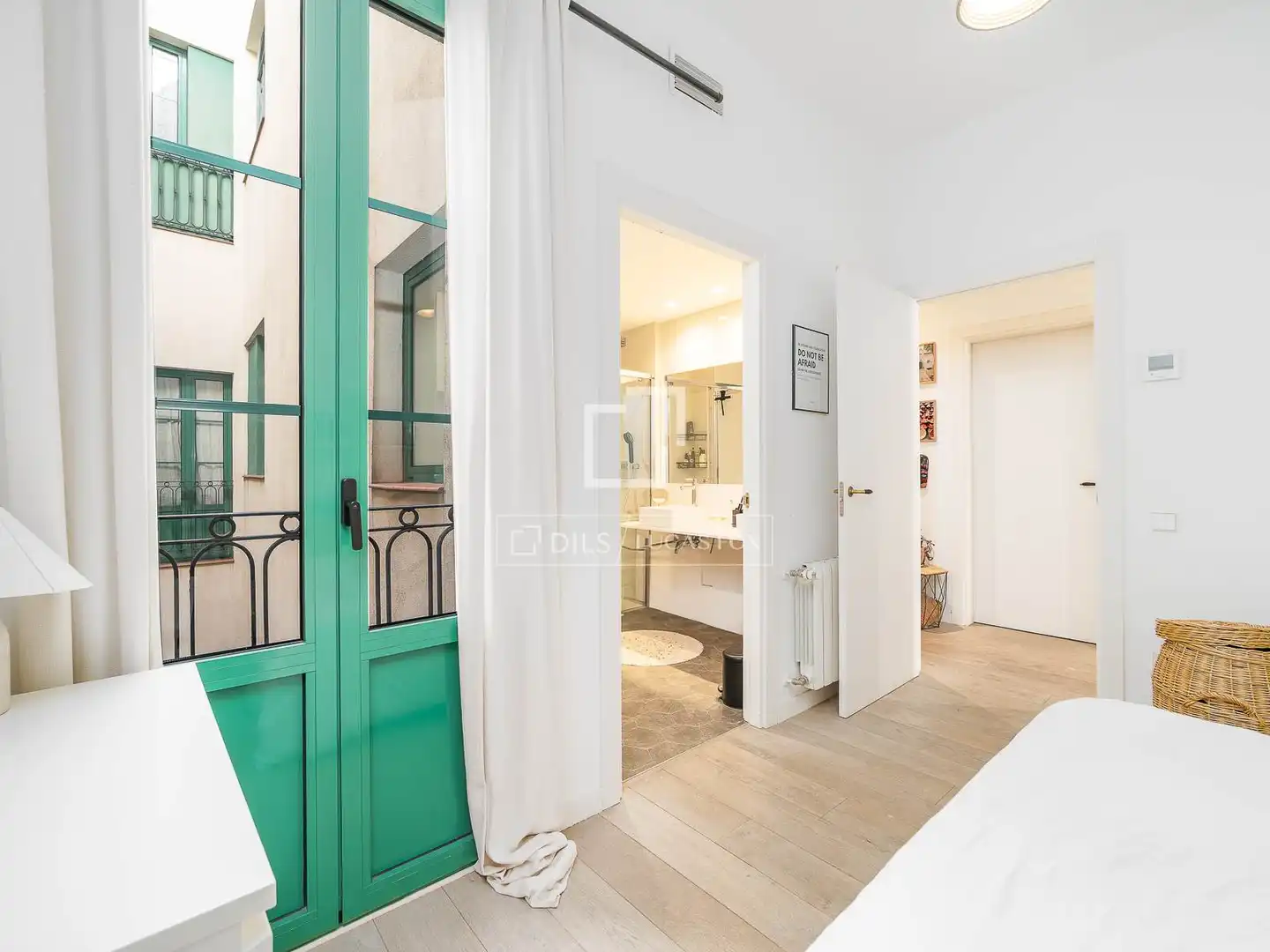 Habitación de Piso en venta en Barcelona con Aire acondicionado, Terraza y Balcón