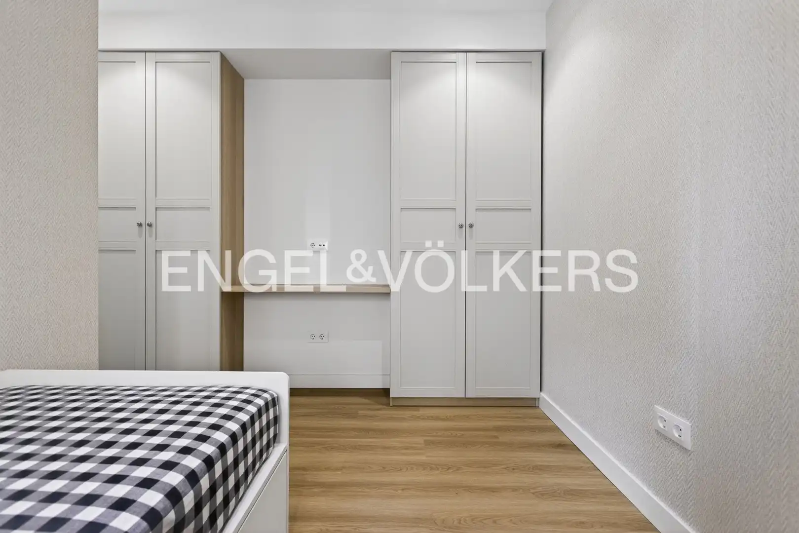 Bedroom of Flat for sale in Sevilla  with Heating, Parquet flooring and Terrace