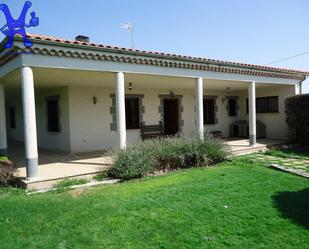 Außenansicht von Haus oder Chalet zum verkauf in Pajares de la Laguna mit Terrasse