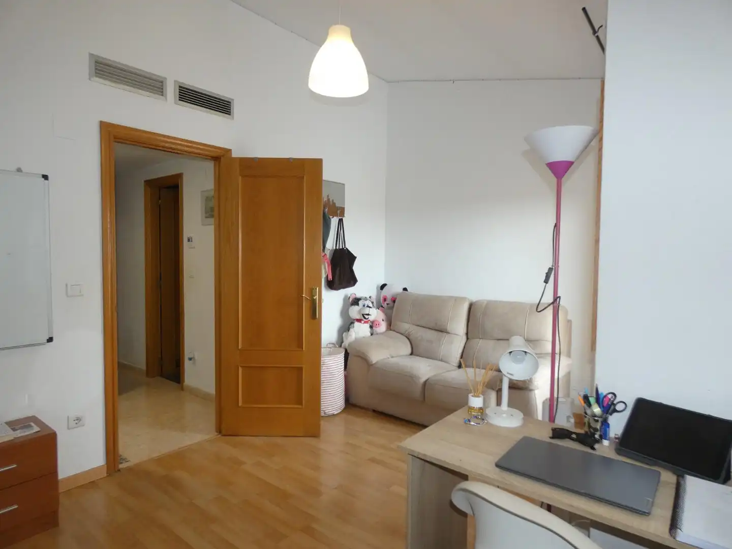 Sala de estar de Casa adosada en venta en La Joyosa con Aire acondicionado, Jardín privado y Terraza
