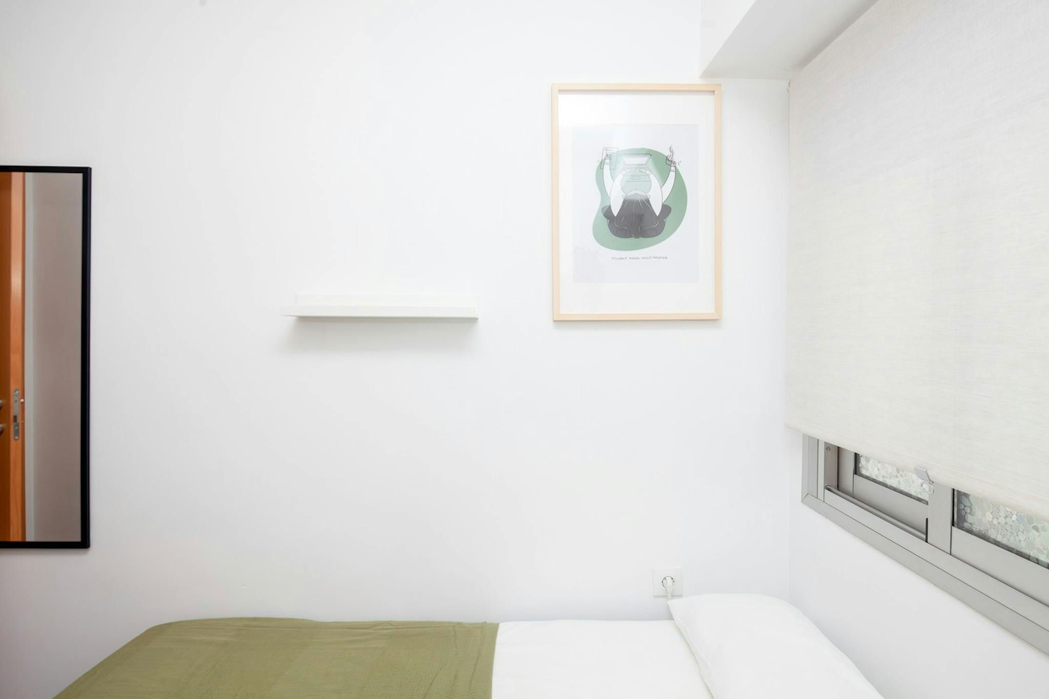 Bedroom of Flat to share in  Valencia Capital  with Furnished, Washing machine and TV