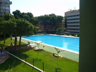 Mini appartamento con piscina in affitto a Carrer Bisbe Serra 5