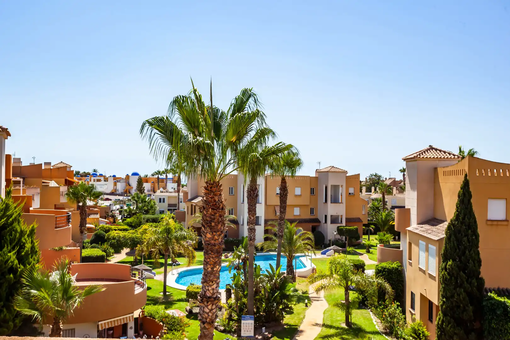 Vista exterior de Planta baixa en venda en Vera amb Aire condicionat, Terrassa i Piscina comunitària