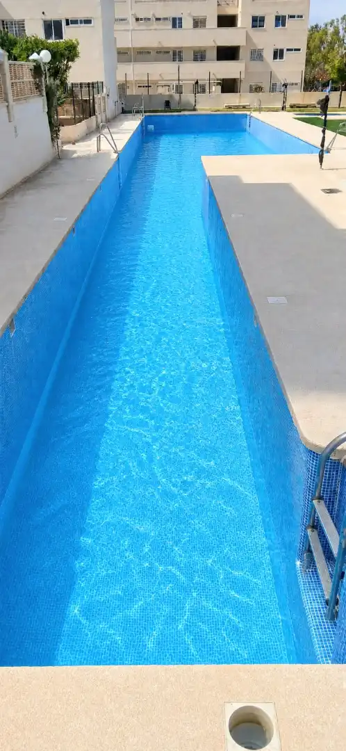 Piscina de Piso en venta en  Almería Capital con Aire acondicionado, Jardín privado y Terraza