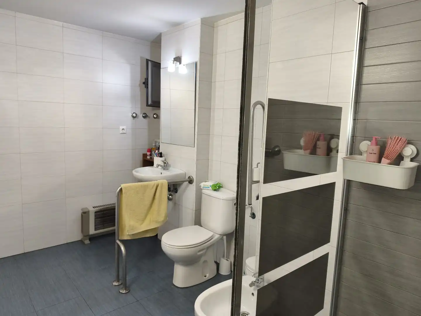 Bathroom of Flat for sale in Sant Boi de Llobregat  with Air Conditioner and Balcony