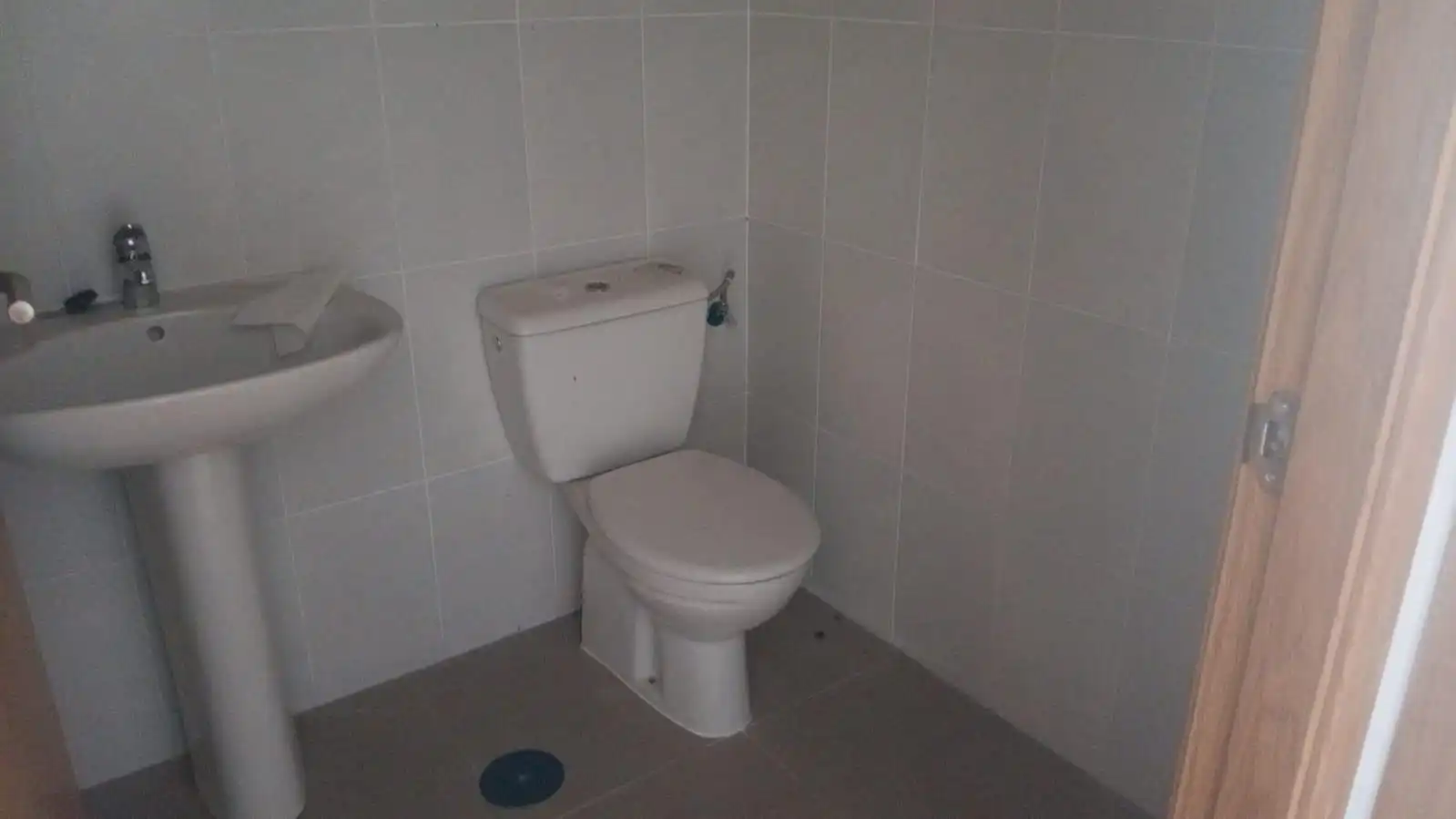 Baño de Piso en venta en Torre-Pacheco con Aire acondicionado, Balcón y Piscina comunitaria