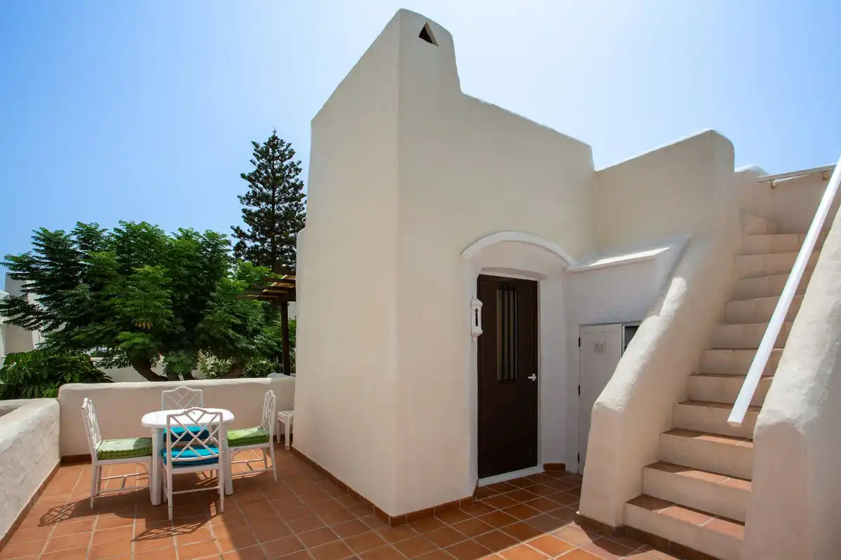 Exterior view of Flat for sale in Estepona  with Air Conditioner, Terrace and Community pool